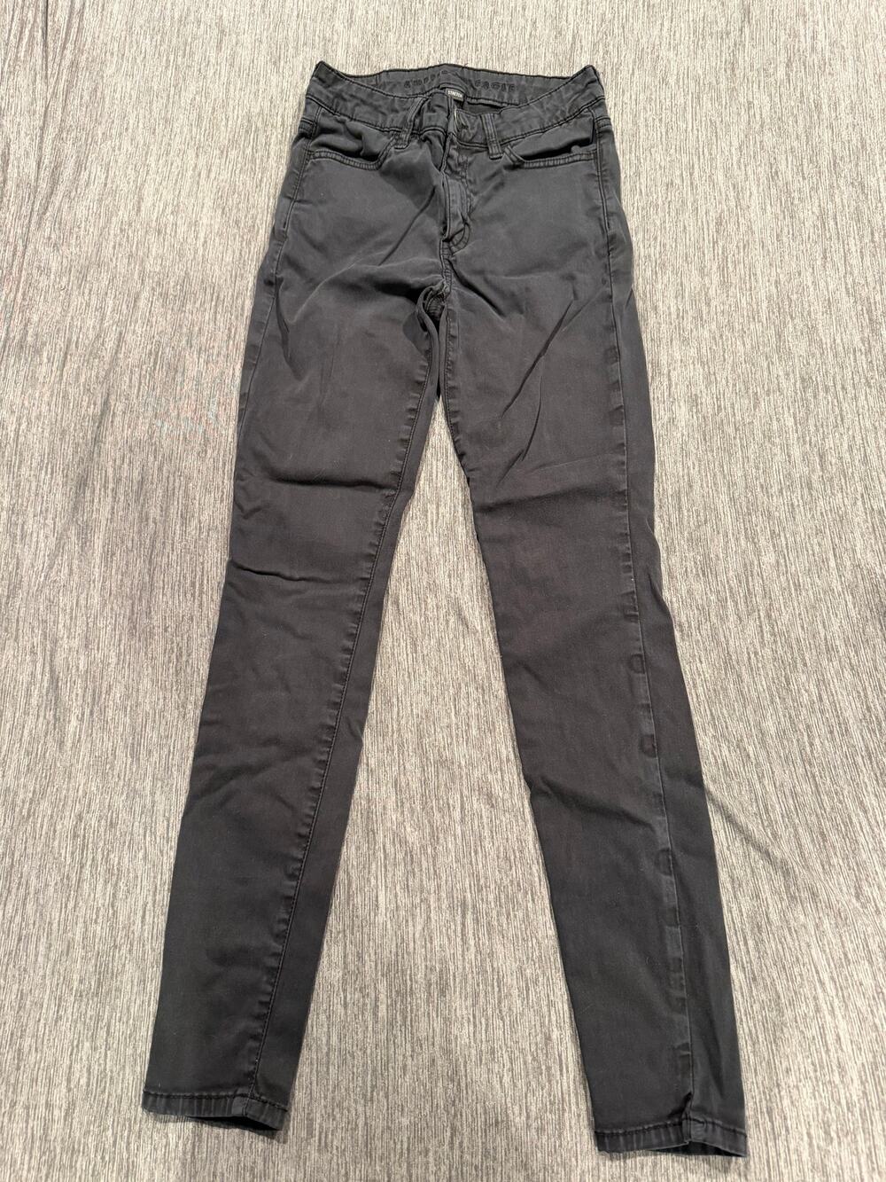 Black American Eagle jeans